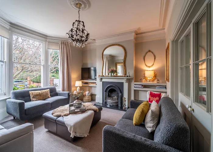 Victorian Townhouse 5 Bedrooms Cheltenham